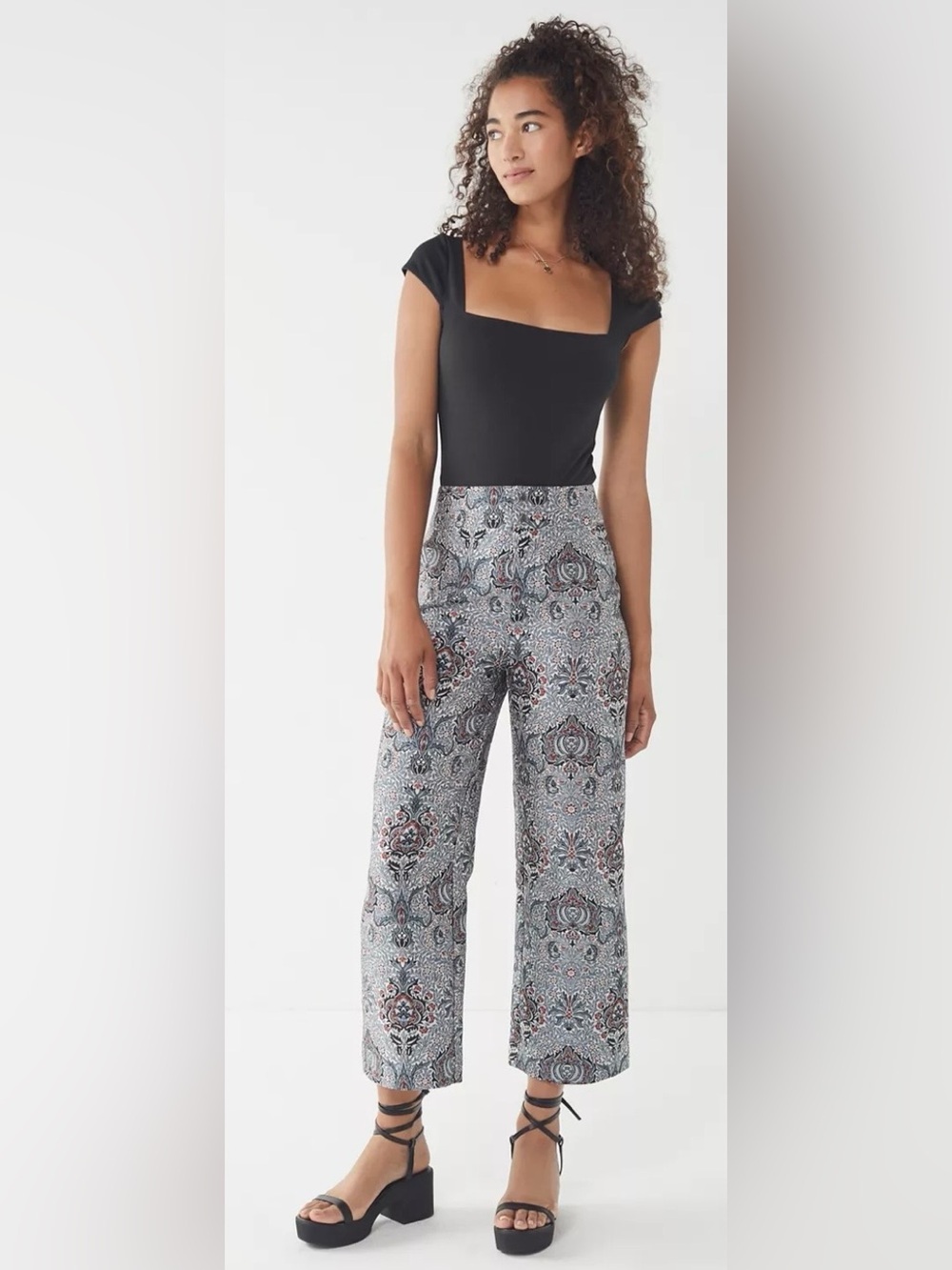 Urban Outfitters Juliet Paisley Jacquard Wide Leg Crop Pants Size 6